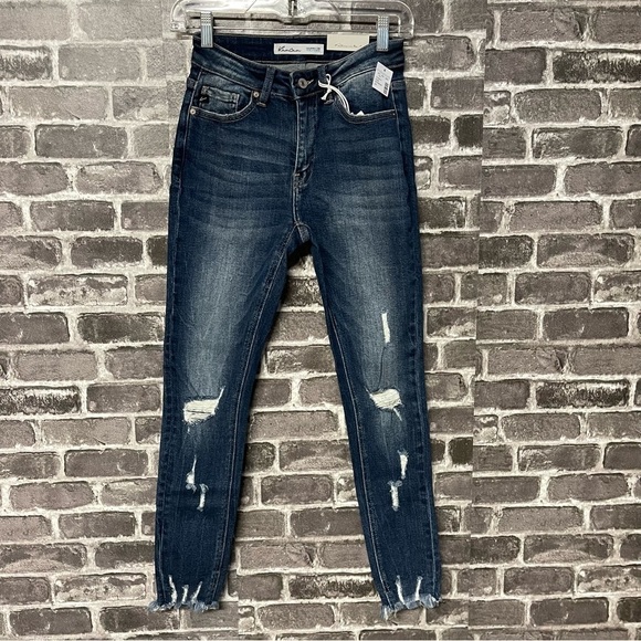 NWT KanCan High Rise Curvy Dark Ripped Cropped Jean - Picture 2 of 12